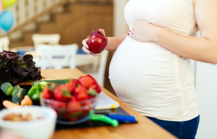 Gestational Diabetes and Diet: How the Right Foods Can Help | Armando Fuentes, MD | Promise: Powered by Nemours Children's Health