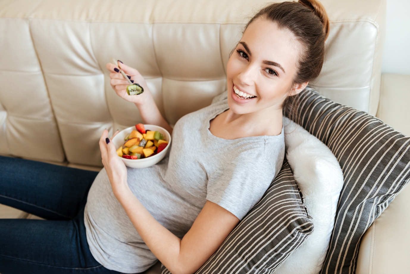 Eating During Pregnancy: 5 "Go" and "No" Tips, Powered by Nemours Children's Health System